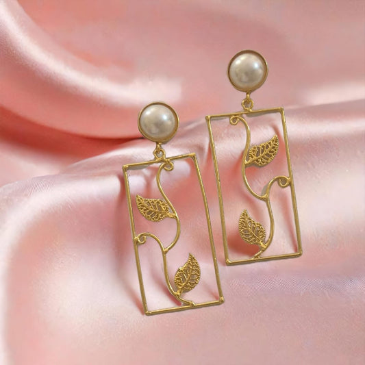 ROMANA EARRINGS WITH PEARL
