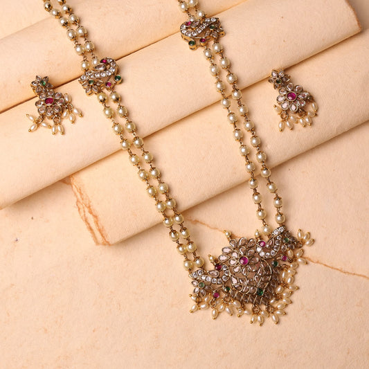 Meghna Moor Pearl Set