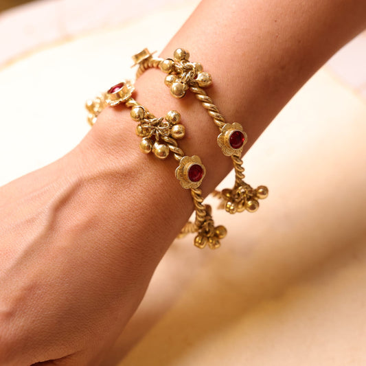 Chan-Chan Bangles with Red stone (adjustable size)