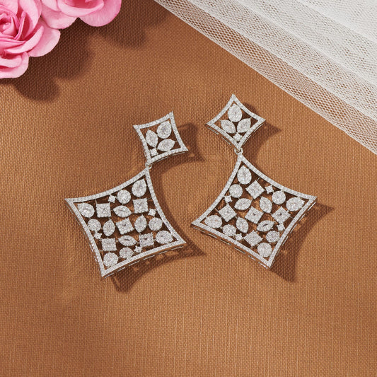CLUSTER ZEENAT ZICONIA EARRING