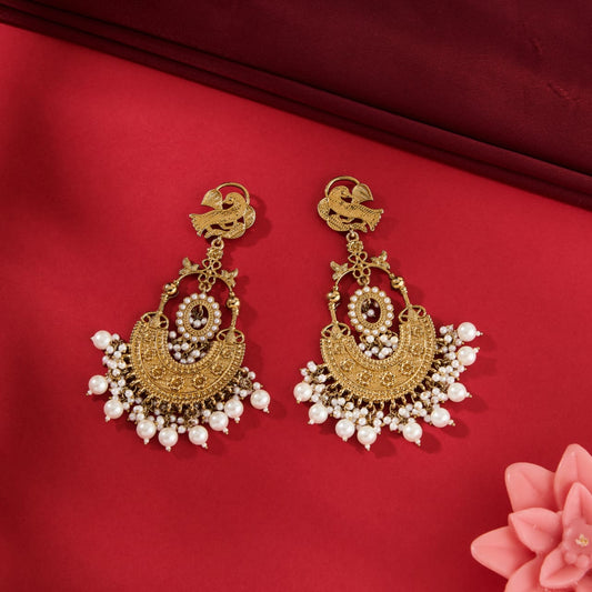 ALIA GOLDEN EARRINGS WITH PEARLS