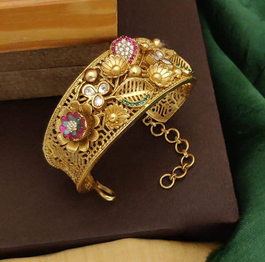 Meghna Rajwadi Bracelet