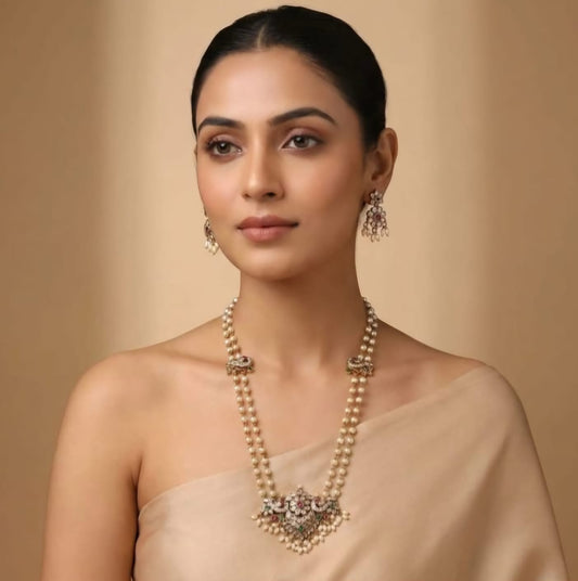Meghna Moor Pearl Set