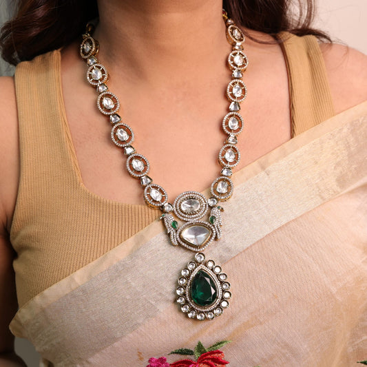 Radha Emerald Set